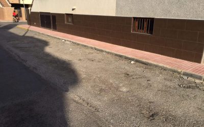 Continúan las obras de mejora de la red de recogida pluviales, asfaltado y reductores de velocidad.