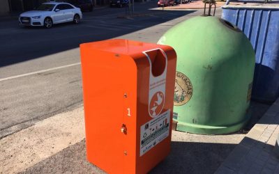 El Ayuntamiento de Catral instala contenedores para el reciclaje de aceite vegetal doméstico.