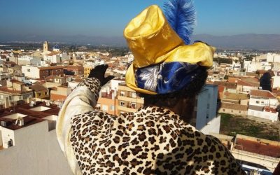 La llegada de los Reyes Magos en globo alegra a los más pequeños y difunde el municipio de Catral a más de 1.000.000 de personas
